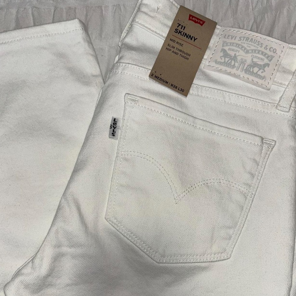 Brand new white skinny jeans from Levi